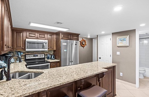 Holiday Isle Condo | (116)Your Perfect Beach DESTINation. Renovated Ground floor Beachfront Condo