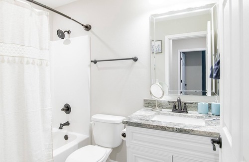 Florida Panhandle House | 11th Ave country Sage Cottage