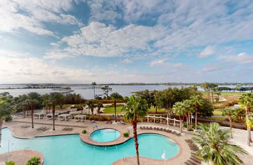 Upper Grand Lagoon Condo | 122 m² Condo ∙ 1 bedroom ∙ 4 guests