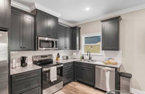 Ruston House | 123-baywood · Family Retreat | LA Tech + Sports