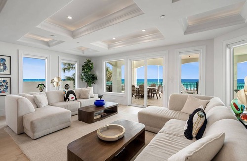 Crystal Beach House | 1236 m² House ∙ 12 bedrooms ∙ 25 guests