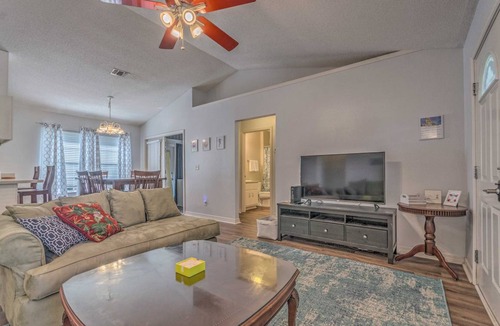 North Northwest Pensacola House | 125 m² House ∙ 3 bedrooms ∙ 8 guests