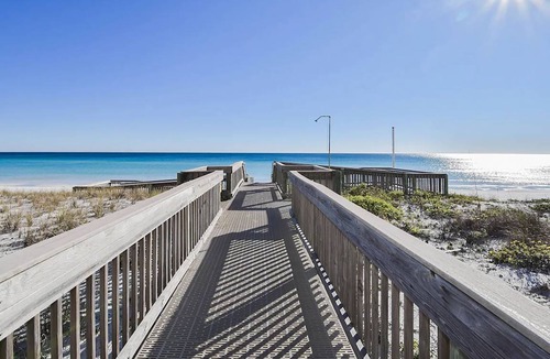 Holiday Isle Condo | 127 m² Condo ∙ 2 bedrooms ∙ 9 guests