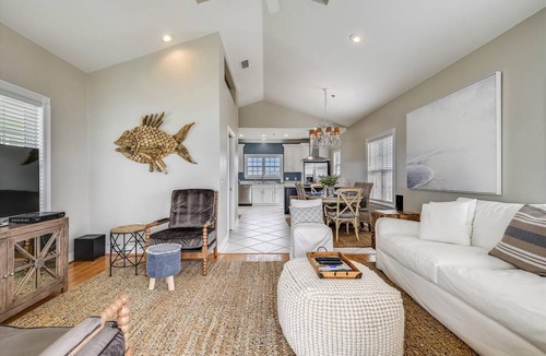 Lullwater Beach House | 127 m² House ∙ 3 bedrooms ∙ 6 guests