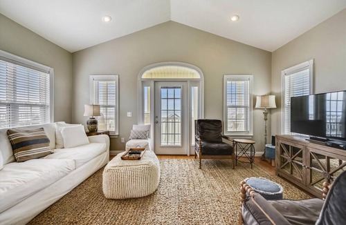 Lullwater Beach House | 127 m² House ∙ 3 bedrooms ∙ 6 guests