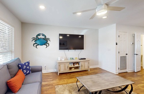 Sunnyside Condo | 132 m² Condo ∙ 2 bedrooms ∙ 6 guests