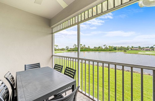 Naples Condo | 135 m² Condo ∙ 3 bedrooms ∙ 8 guests