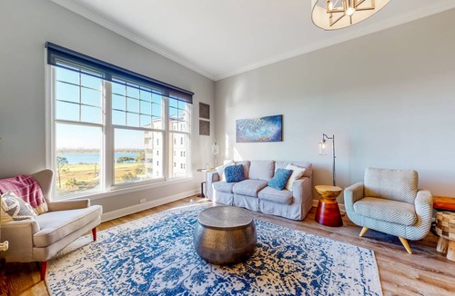 Upper Grand Lagoon Condo | 136 m² Condo ∙ 2 bedrooms ∙ 6 guests
