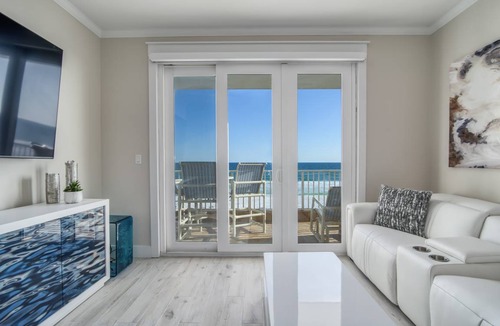 Crystal Beach Condo | 136 m² Condo ∙ 3 bedrooms ∙ 8 guests