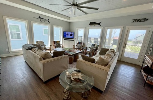 Crystal Beach House | 137 m² House ∙ 3 bedrooms ∙ 12 guests
