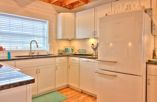 Laguna Beach Estates House | $145/night thru October 25-29~LAGUNA BEACH'S BEST! Across from the Quiet Laguna Beach!