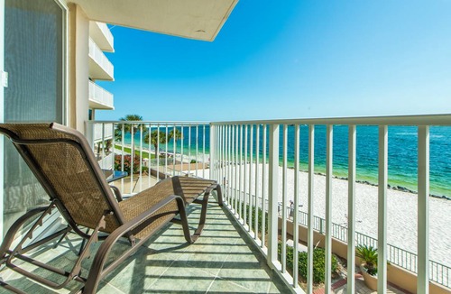 Holiday Isle Condo | 147 m² Condo ∙ 2 bedrooms ∙ 6 guests