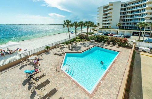 Holiday Isle Condo | 147 m² Condo ∙ 2 bedrooms ∙ 6 guests