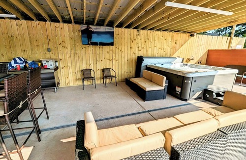 Gulfport House | 15 Individual Beds! Packed with Amenities! Perfect for a large group to Relax!