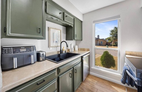 West Arlington House | 15 Min to AT&T Stadium World Cup Private Yard