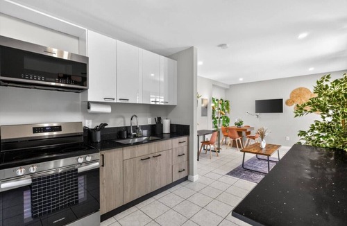 Northeast Miami Apartment | 15 min to Beach | 2 Queen Beds | Free Parking (U4)