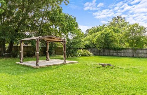 South Baton Rouge House | 15 Min to LSU & Downtown Oak Hills Place Hideaway