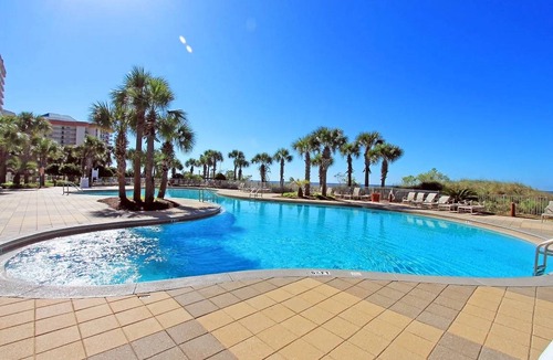 Thomas Drive Condo | 152 m² Condo ∙ 3 bedrooms ∙ 6 guests