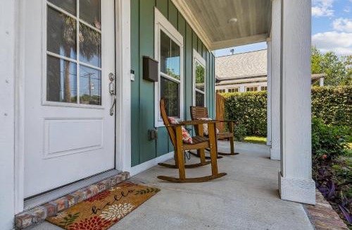 East Hill House | 1621 E Cervantes St