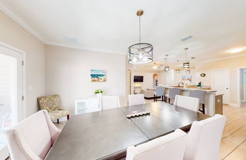 Navarre House | 166 m² House ∙ 3 bedrooms ∙ 8 guests