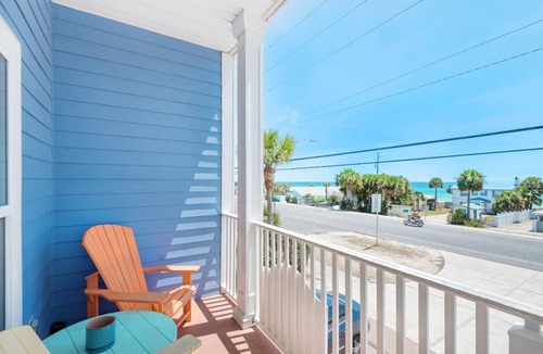 Bahama Beach Condo | 167 m² Condo ∙ 3 bedrooms ∙ 10 guests