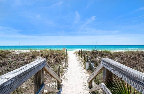 Bahama Beach Condo | 167 m² Condo ∙ 3 bedrooms ∙ 10 guests