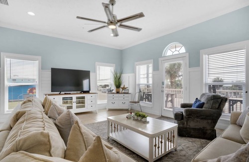 Bahama Beach Condo | 167 m² Condo ∙ 3 bedrooms ∙ 12 guests