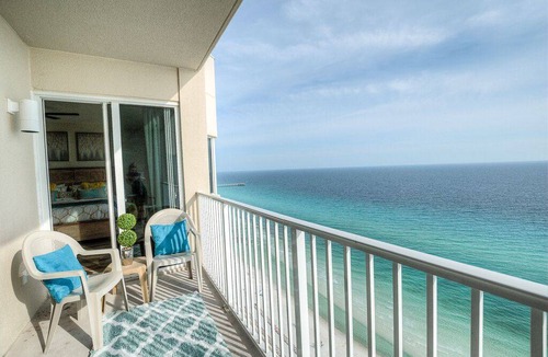Panama City Beach Condo | 177 m² Condo ∙ 3 bedrooms ∙ 10 guests