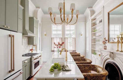 Touro House | 18 bedroom Garden District Mansion Shared Pool