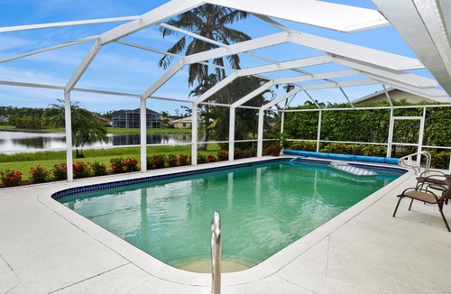 Crown Pointe House | 183 m² House ∙ 4 bedrooms ∙ 8 guests