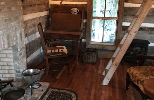 Kokomo Cabin | 1830’s Log Cabin
