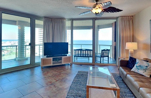 Pensacola Beach Condo | 189 m² Condo ∙ 3 bedrooms ∙ 8 guests