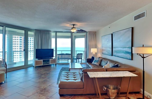 Pensacola Beach Condo | 189 m² Condo ∙ 3 bedrooms ∙ 8 guests