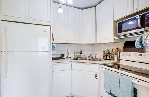 Haines City Cottage | 19 Mi to Disney World: Bright Haines City Getaway!