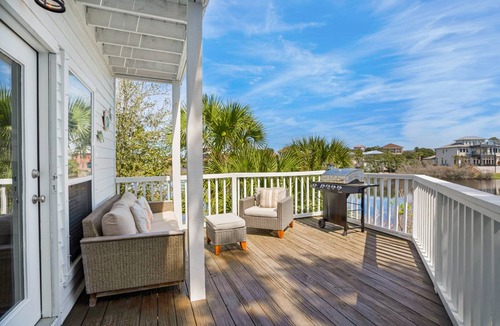 Crystal Beach House | 192 m² House ∙ 3 bedrooms ∙ 10 guests