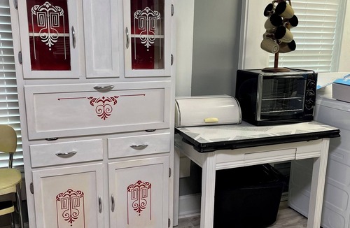 Poplarville House | 1920's Craftsman Cottage - 3BR You're Gonna Love This Place! Across from PRCC.