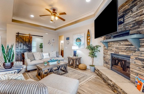 Crestview House | 195 m² House ∙ 4 bedrooms ∙ 9 guests