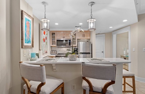 Baytowne Wharf Condo | 1BR Condo at Baytowne Wharf! GOLF CART to Beach, Tropical Pool, Hot Tub, Tram