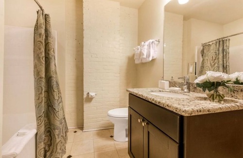 Central Business District Hotel | 1BR Condo - Spacious - Near French Qt & Bourbon