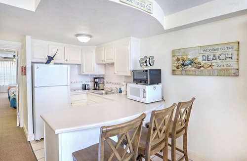Ortona Park Condo | 1BR Oceanfront Condo Private Balcony Sleeps 6
