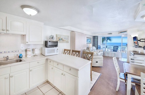 Ortona Park Condo | 1BR Oceanfront Condo Private Balcony Sleeps 6