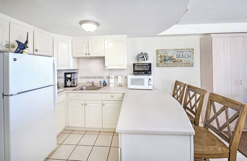 Ortona Park Condo | 1BR Oceanfront Condo Private Balcony Sleeps 6