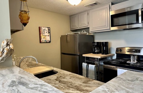 Diamondhead Condo | 1st Floor 1BR/1BA Condo w/Pool: Golf, Swim & Casino nearby! Sunshine Oaks