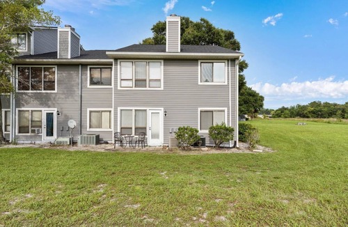 Orlando Condo | 1st Floor 2BR Condo w/Patio & Spacious Outdoor Area [10 min to UCF & Full Sail]