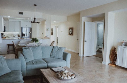 Vanderbilt Beach Condo | 1st Floor Condo Direct Bay/Gulf Beach Views! Steps To Beach! Specials