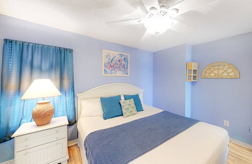 Navarre Beach Condo | 1st Floor Cozy Tropical Condo W/Bay Views Pool & Grills