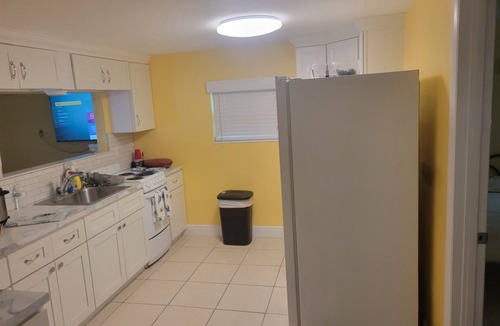 Cape Cay House | 2-bed house with central AC in charming Hudson canal to gulf in minutes.