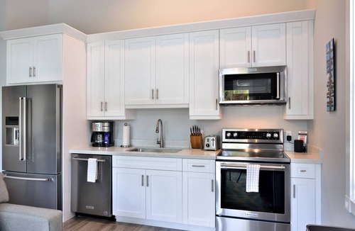 Meadows Condo | 2 Bedroom 1 Bath Condo at Bayfront Suites & Marina - NO CLEANING FEE
