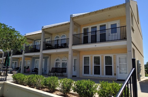 Long Beach House | 2 Bedroom 2 1/2 bath townhome on the beach!