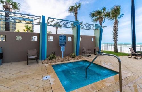 Daytona Beach Apartment | 2 Bedroom 2 Bath Luxury condo with Oversized Patio & Outdoor Grill.